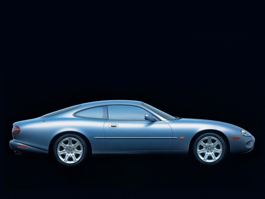  Jaguar XK8 Coupe 1996 года  (фото 15 из 26)